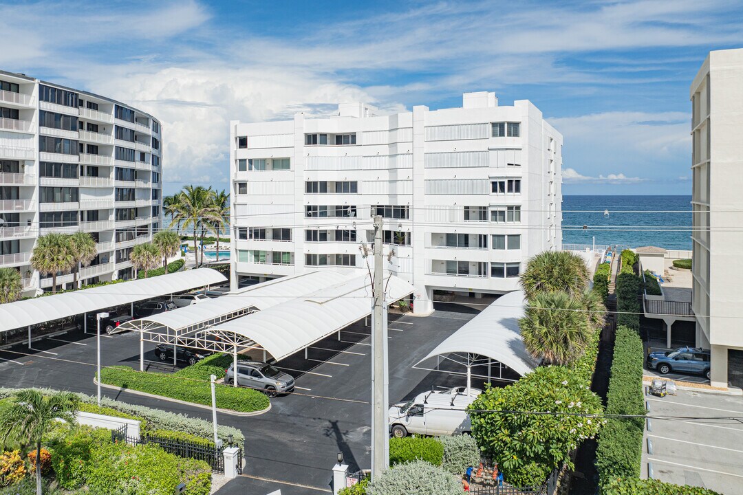 3600 S Ocean Blvd in Palm Beach, FL - Foto de edificio