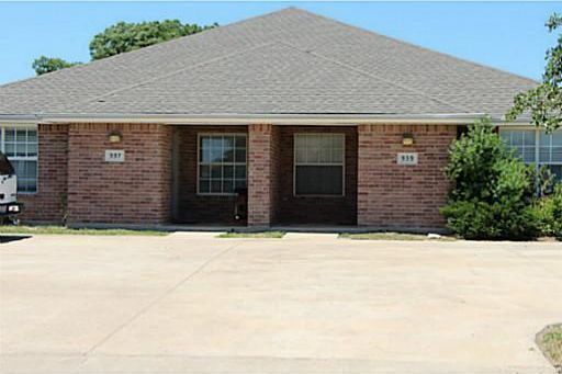 property at 939 Willow Pond St