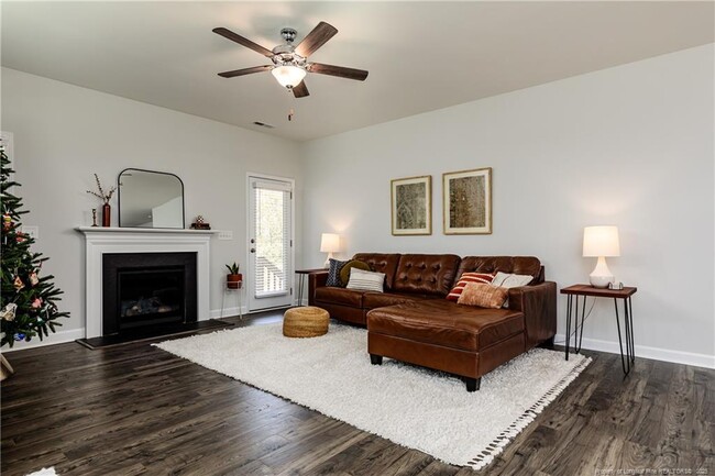 1085 Camellia Dr in Vass, NC - Foto de edificio - Building Photo