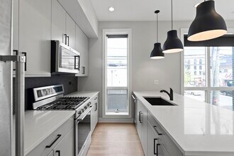 1050 W Cornelia Ave, Unit #  0201 in Chicago, IL - Foto de edificio - Building Photo