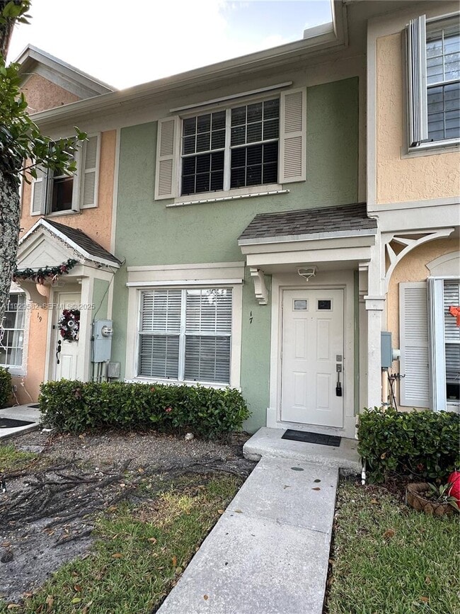 17 Simonton Cir in Weston, FL - Building Photo - Building Photo