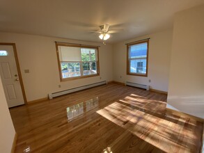 21 Winchester Ct in Keene, NH - Building Photo - Building Photo