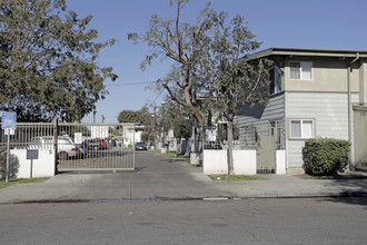 Grisham Community Housing in Long Beach, CA - Foto de edificio - Building Photo