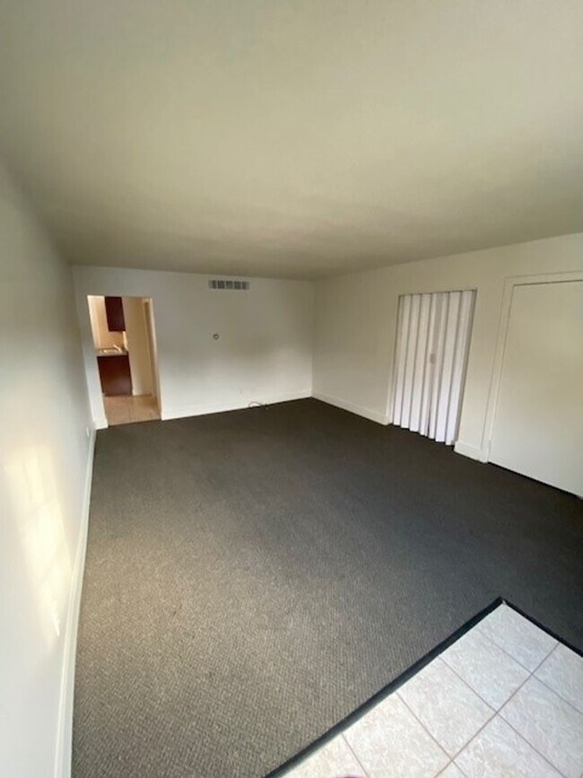 3803 67th St in Urbandale, IA - Building Photo - Building Photo