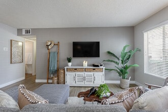Colony Parc in Ventura, CA - Building Photo - Building Photo