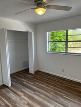 1896 40th Ave-Unit -8 in Vero Beach, FL - Foto de edificio - Building Photo