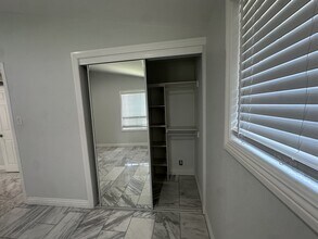 9622 Stonybrook Dr in Anaheim, CA - Foto de edificio - Building Photo