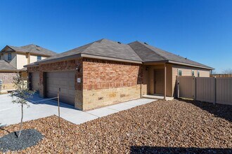 315 Eugene Pass in New Braunfels, TX - Building Photo - Building Photo