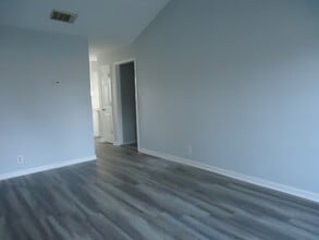 408 Fisher St in West Columbia, TX - Building Photo - Building Photo