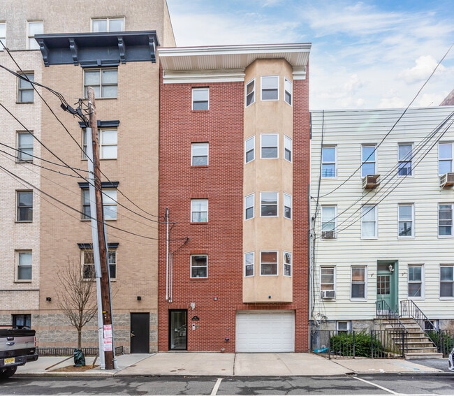 83 Madison St in Hoboken, NJ - Building Photo - Building Photo