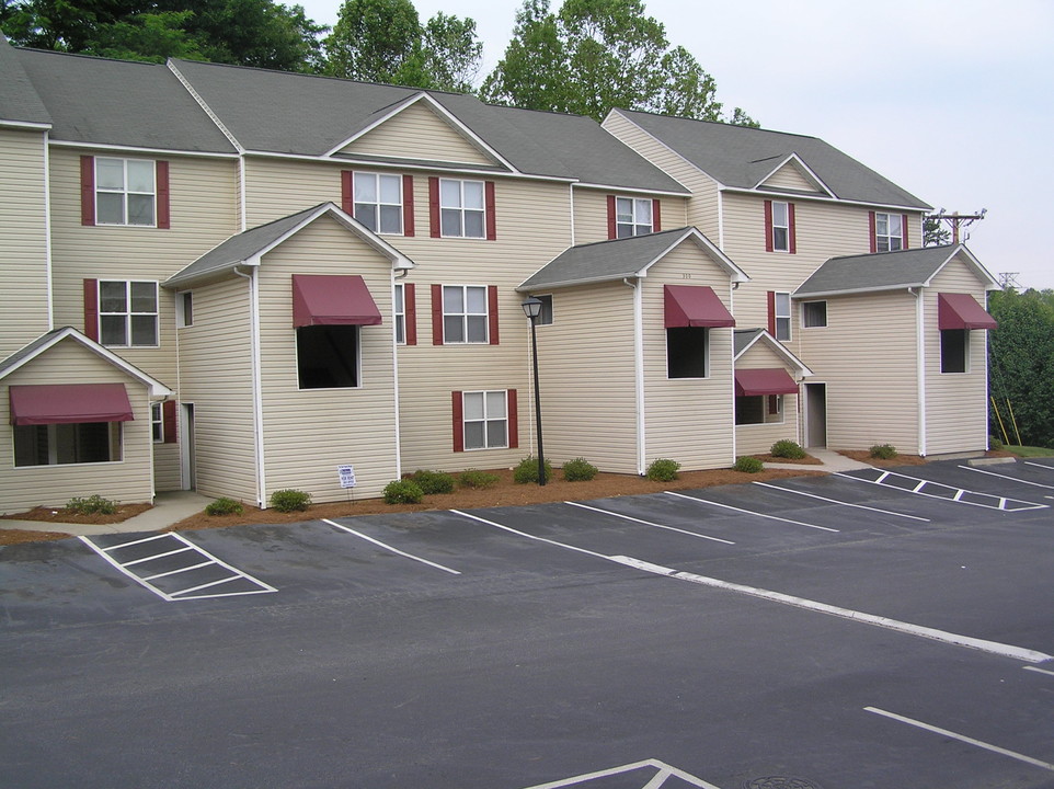 Eastgate Condominiums in High Point, NC - Building Photo