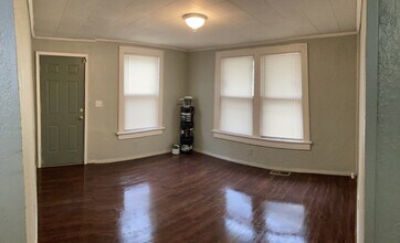 7014 Florence Pl in Jennings, MO - Building Photo - Building Photo