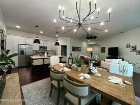 324 E Main St in Louisville, KY - Building Photo