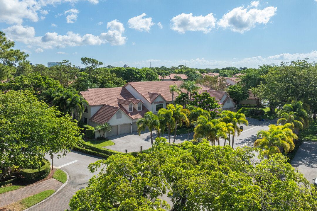 Coach Houses Of Town Place Condos in Boca Raton, FL - Building Photo