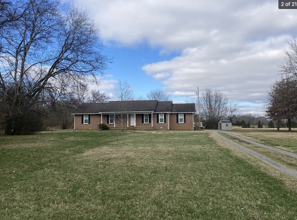 2436 J D Todd Rd in Murfreesboro, TN - Building Photo