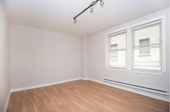 537 W Belmont Ave, Unit 511-23 in Chicago, IL - Building Photo - Building Photo