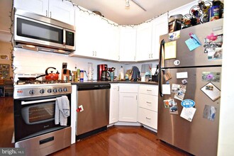 2215 Fitzwater St in Philadelphia, PA - Building Photo - Building Photo