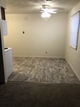 775 Dilenbeck Dr, Unit #2 in Geneseo, IL - Building Photo - Building Photo