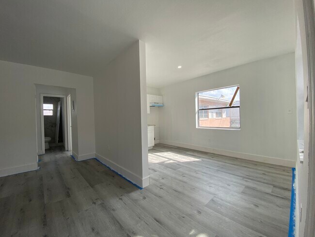 2155 NW 23rd St in Miami, FL - Building Photo - Building Photo