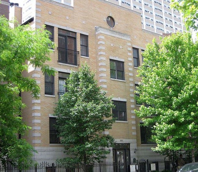 905 W Lawrence Ave in Chicago, IL - Building Photo - Building Photo