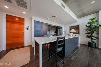 100 W Portland St in Phoenix, AZ - Building Photo - Building Photo