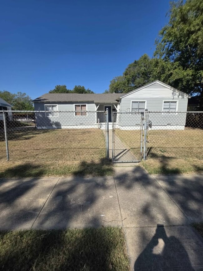 property at 2644 Canberra Ct