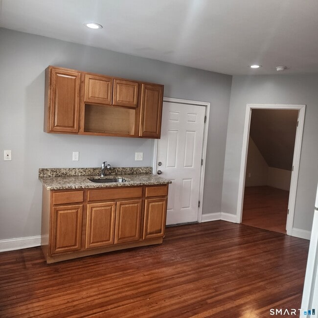 351 Hillside Ave in Hartford, CT - Building Photo - Building Photo