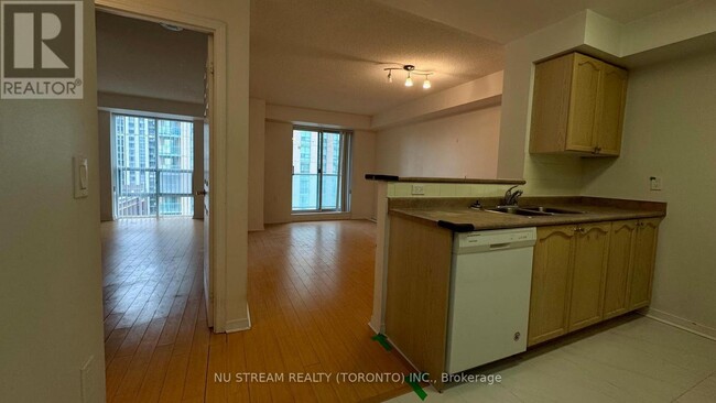 1106-1120 OLIVE Ave in Toronto, ON - Building Photo - Building Photo