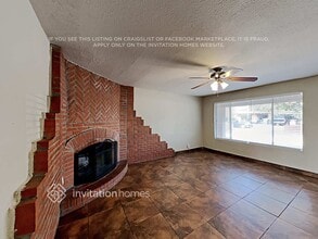 2335 E Beverly Ln in Phoenix, AZ - Building Photo - Building Photo