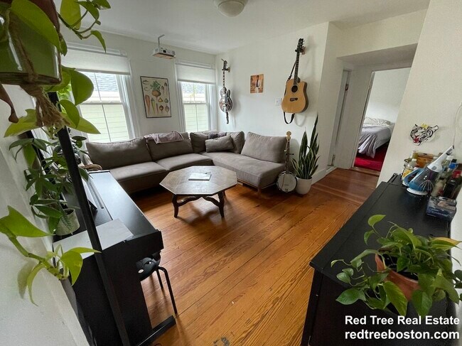 5 Durham St, Unit 3 in Somerville, MA - Foto de edificio - Building Photo