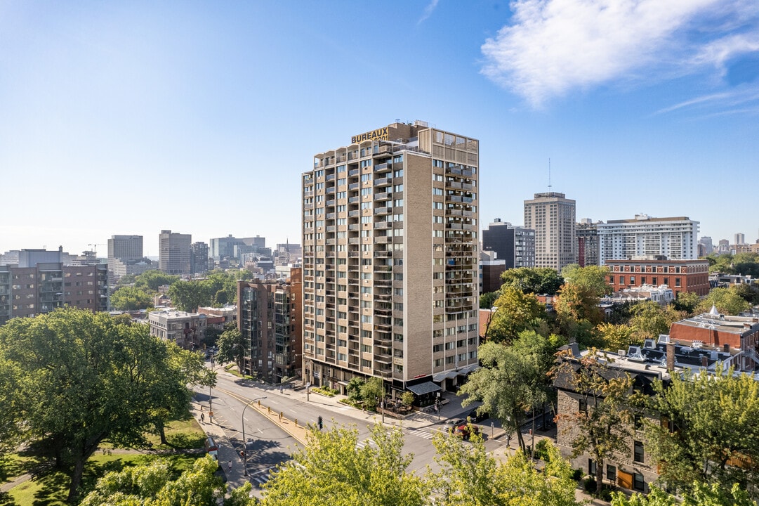 1010-1030 Cherrier Rue in Montréal, QC - Building Photo