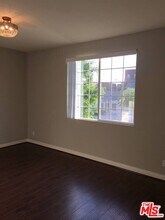 962 S Gramercy Dr-Unit -205 in Los Angeles, CA - Building Photo - Building Photo