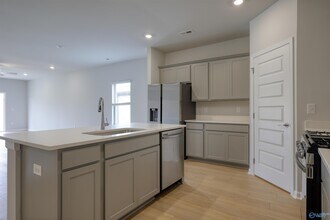 12392 Whitcomb Cir in Athens, AL - Building Photo - Building Photo