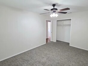 400 Martin Ln in Euless, TX - Building Photo - Building Photo