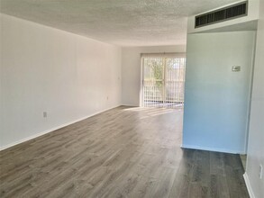 4480 Ironwood Cir in Bradenton, FL - Building Photo - Building Photo