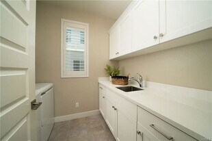 340 Merit in Irvine, CA - Building Photo