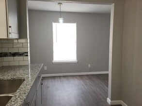 703 Milvid Ave in San Antonio, TX - Building Photo - Building Photo