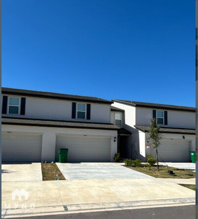 7649 Intrepid Rd in Wesley Chapel, FL - Foto de edificio