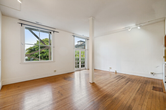 3877 Jackson St in San Francisco, CA - Building Photo - Interior Photo