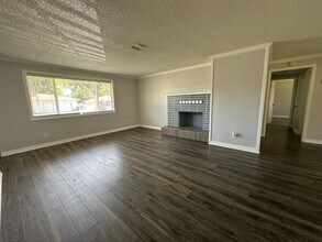 5301 Bel Aire Dr in Klamath Falls, OR - Building Photo - Building Photo
