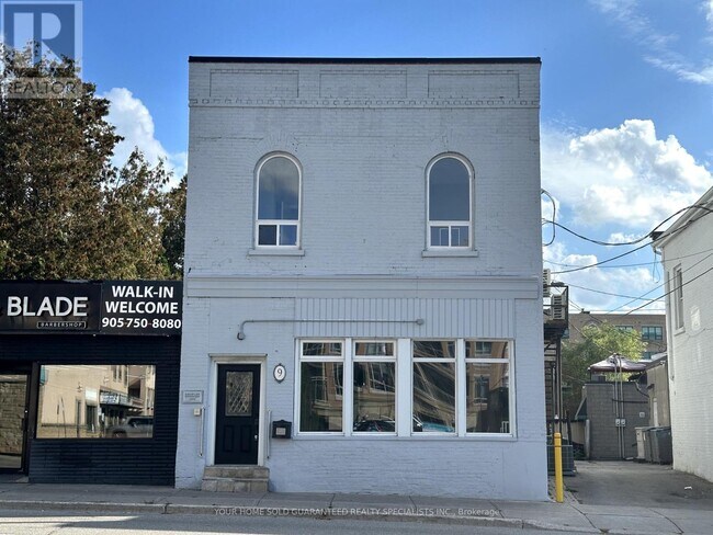9 Wellington St E in Aurora, ON - Building Photo - Building Photo