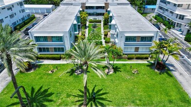 10178 Collins Ave in Miami Beach, FL - Foto de edificio - Building Photo