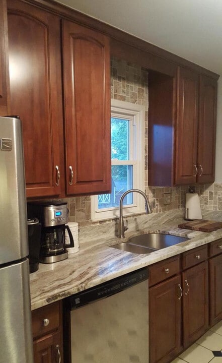 14607 Anderson St in Woodbridge, VA - Building Photo