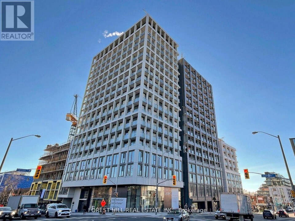 2020-2020 Bathurst St in Toronto, ON - Building Photo