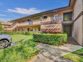 10571 Royal Palm Blvd in Coral Springs, FL - Building Photo