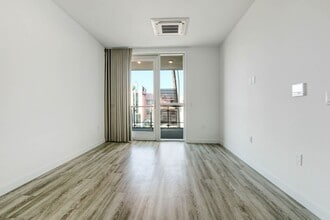 The Stanford West in Santa Monica, CA - Building Photo - Building Photo