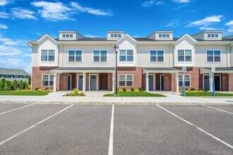 104 Dover St in Central Islip, NY - Building Photo - Building Photo