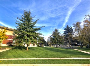 Fieldstone Estates in Madison, WI - Foto de edificio - Building Photo