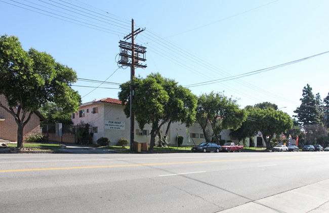 Saticoy Regency Apartments in Van Nuys, CA - Building Photo - Building Photo