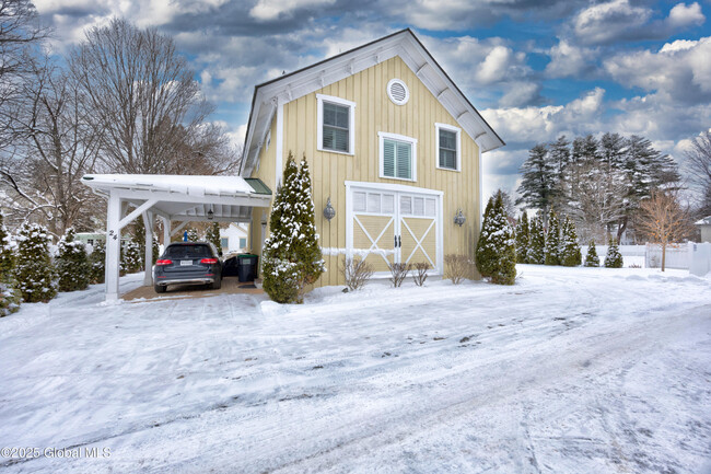 24 North Ln in Saratoga Springs, NY - Building Photo - Building Photo